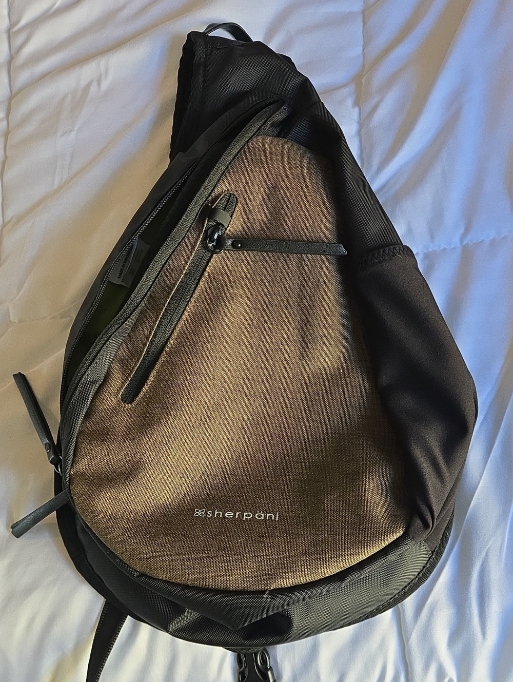 Sherpani Esprit Sling in olive-green/loden! EUC!